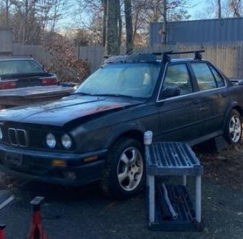 BMW 325is at Tom's place