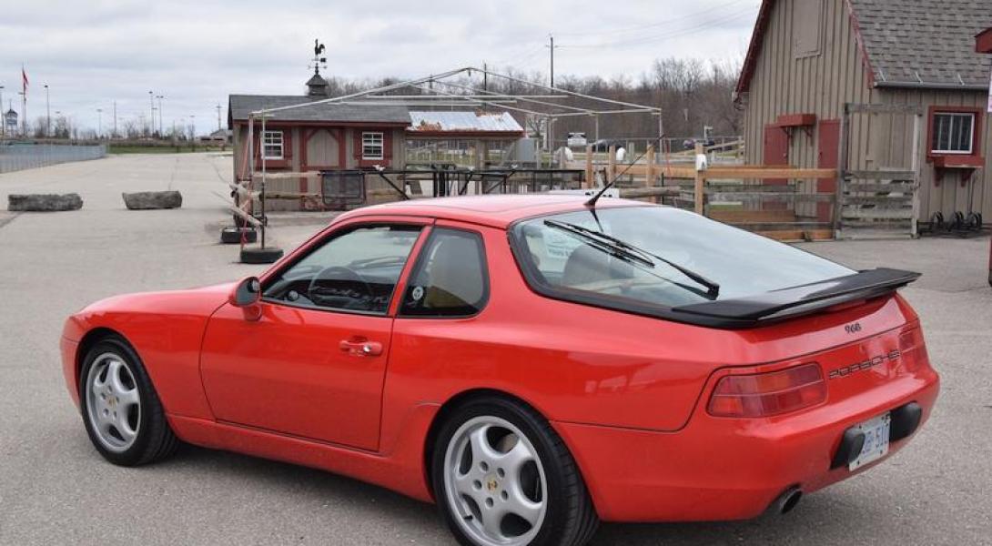 Porsche 968 rear